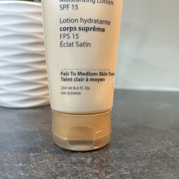 2012 Avon Skin So Soft 8.4 oz Satin Glow Moisturizing Lotion & 5 oz Shower Gel N - Picture 5 of 10